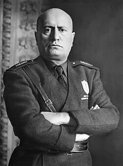 Benito Mussolini, líder do Fascismo italiano
